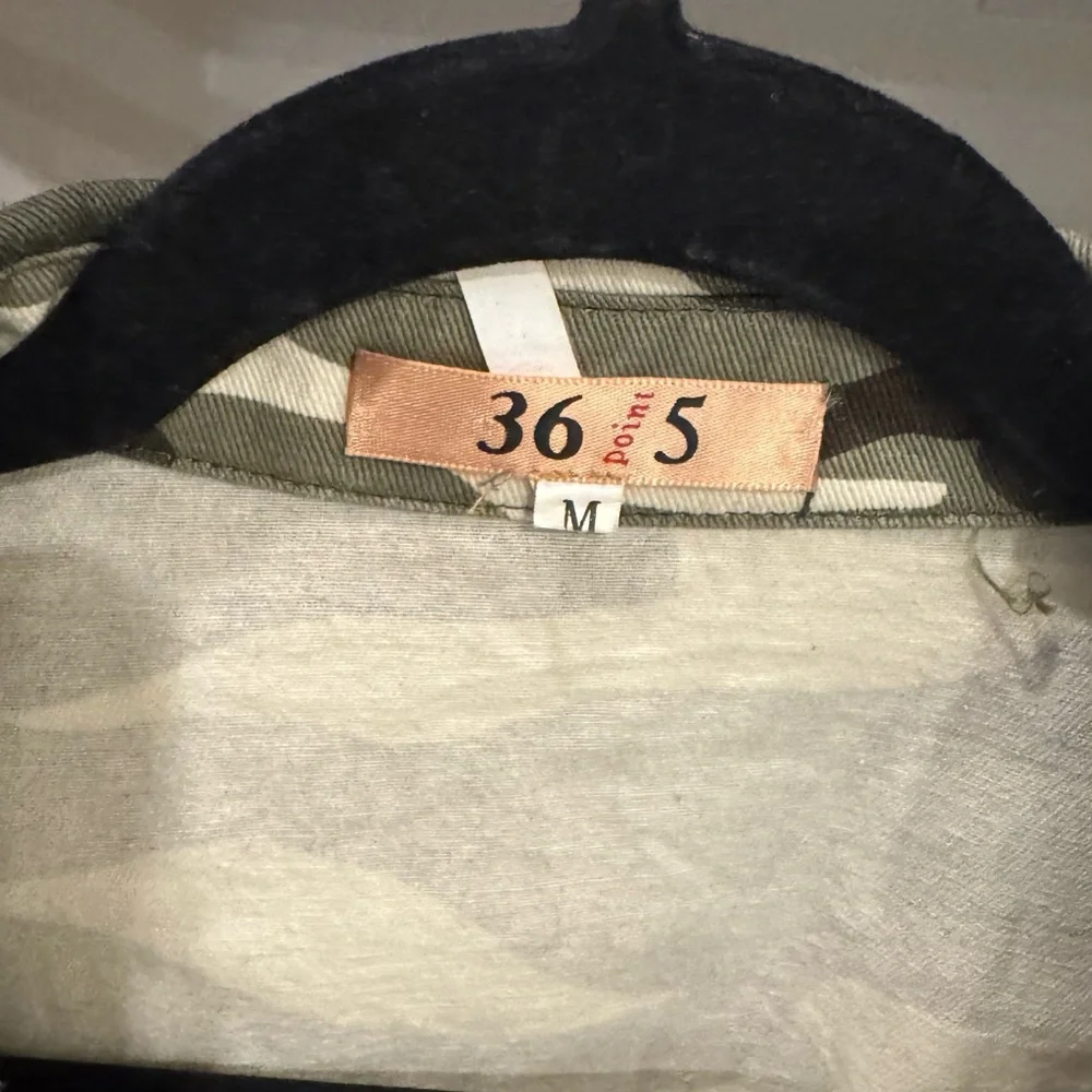 36 Point 5 Camouflage and Floral Men's Shirt - Picture 3 of 3